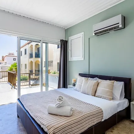 Keylana's 2-br Apt In Apartment *